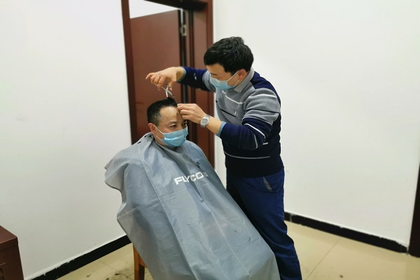 1582962367778767.jpg 附件一:理發(fā)現(xiàn)場.jpg